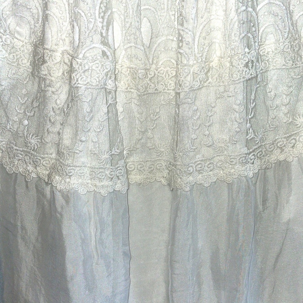 NWT.  Charlie B. Women’s Flaire Blouse.  Size Large. - Picture 3 of 9
